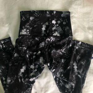 LULULEMON HIGHWAISTED leggings